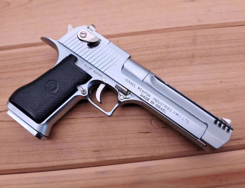 Ematok™ 1:2 Desert Deagle Gun Model